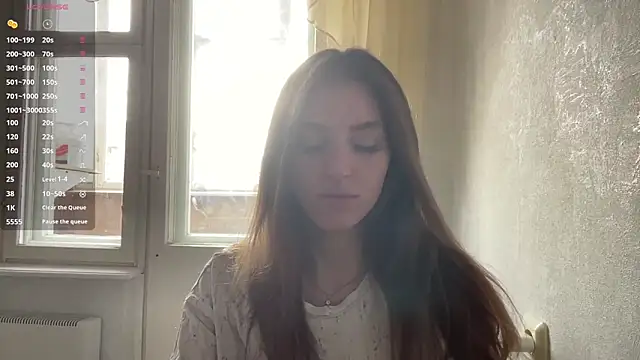 Snapshot of Moonstarisrares chatting on 06.17.26 Moonstarisrares online show from 06.17.26