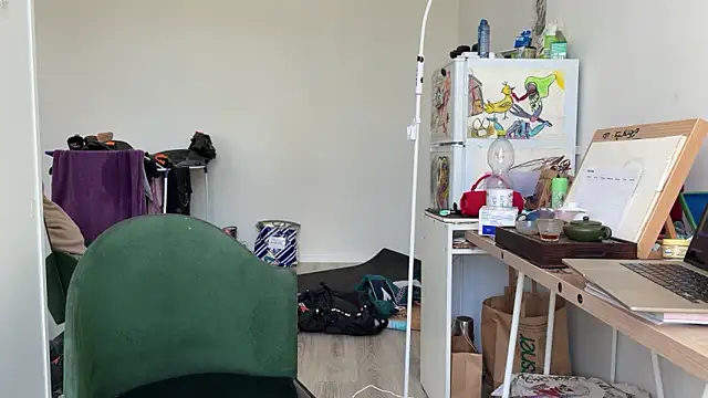 rommmika online show from 04.24.26