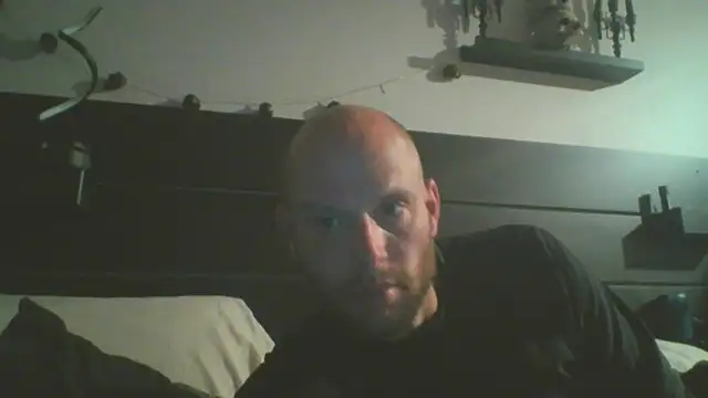 Snapshot of CaptCraker chatting on 04.02.26 CaptCraker online show from 04.02.26