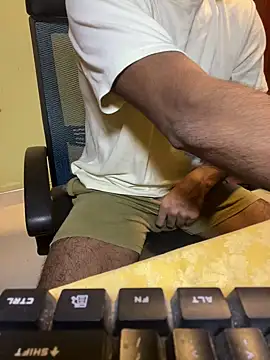 Snapshot of xreoz1245 chatting on 03.20.26 xreoz1245 online show from 03.20.26