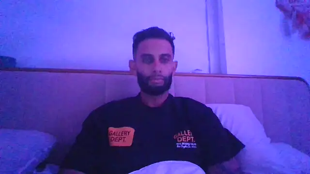 Snapshot of Crosexxx chatting on 03.18.26 Crosexxx online show from 03.18.26