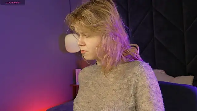 ElizabethVane online show from 04.22.26