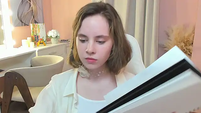 Snapshot of CrystaLeah chatting on 03.17.26 CrystaLeah online show from 03.17.26