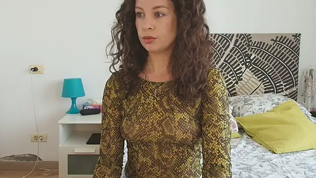 Snapshot of IreneBlue_ chatting on 05.28.26 IreneBlue online show from 05.28.26