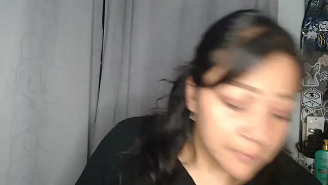 Naia queen25 online show from 04.26.26