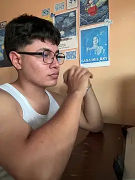 Snapshot of Erickckk chatting on 03.16.26 Erickckk online show from 03.16.26