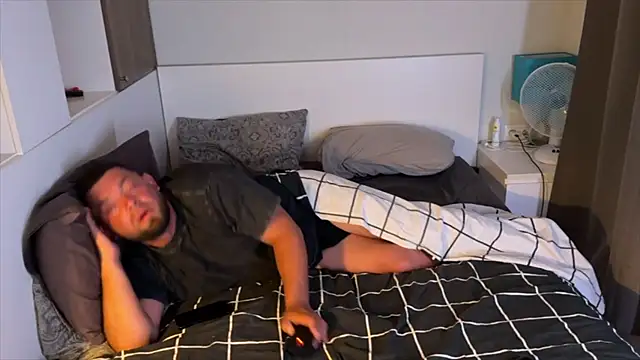 Snapshot of KarlAndKlara chatting on 07.30.26 KarlAndKlara online show from 07.30.26