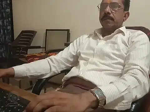 Snapshot of biger_top chatting on 07.19.26 biger top online show from 07.19.26