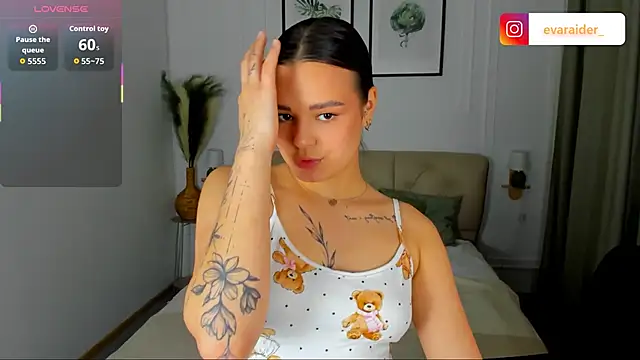 EvaRaider online show from 04.22.26