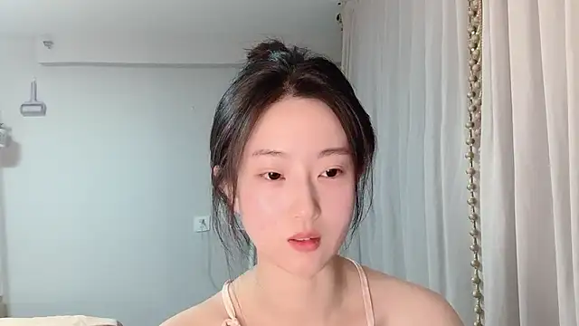 1X-yiyi online show from 06.08.26