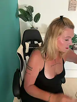 SuesseAurelie1 online show from 06.19.26