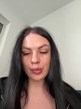 Olenit  online show from 03.18.26