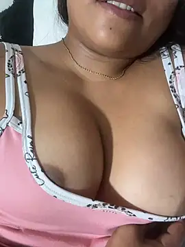 Snapshot of yuliana056 chatting on 03.17.26 yuliana056 online show from 03.17.26