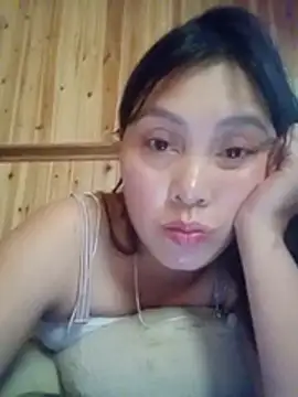 Snapshot of Abi-ni chatting on 05.16.26 Abi-ni online show from 05.16.26