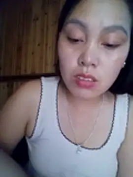 Snapshot of Abi-ni chatting on 05.17.26 Abi-ni online show from 05.17.26