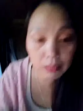 Snapshot of Abi-ni chatting on 05.17.26 Abi-ni online show from 05.17.26