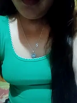 Snapshot of Abi-ni chatting on 06.18.26 Abi-ni online show from 06.18.26