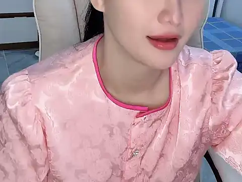 AmyLinee 1 online show from 06.19.26