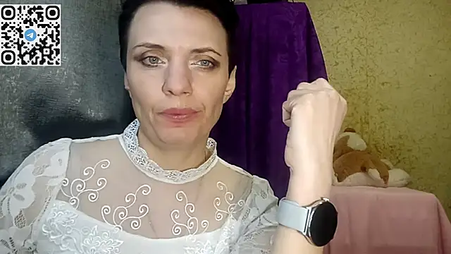 HotMamaQueen234 online show from 04.05.26