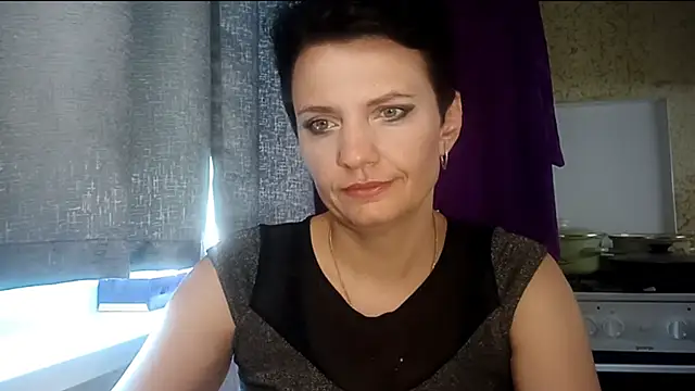 HotMamaQueen234 online show from 07.27.26
