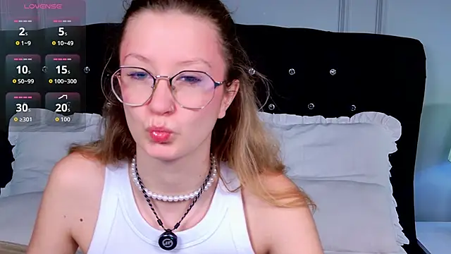 AmelieViolet online show from 05.20.26