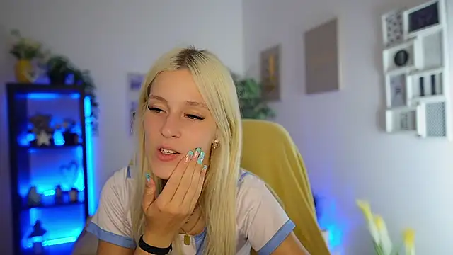 Luna Grace18 online show from 08.03.26