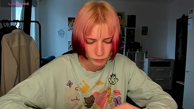 Snapshot of sweet_peach___ chatting on 04.06.26 sweet peach online show from 04.06.26