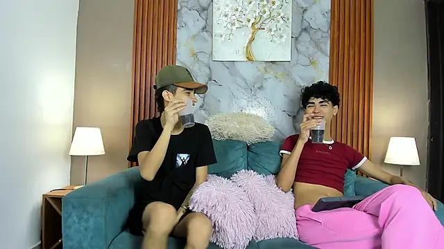 NAUGHTY BOYS1 online show from 04.08.26
