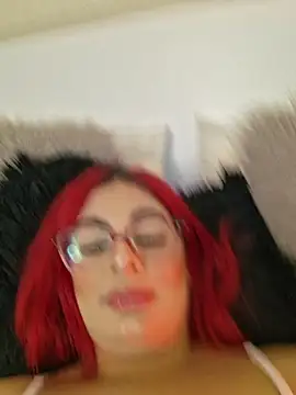 Scarlet Evanss  online show from 05.02.26