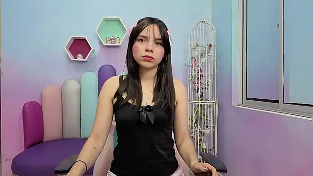 Isaa Skinny online show from 06.11.26