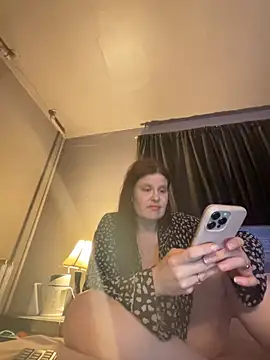 JulieetteLatte online show from 04.28.26