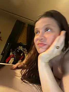 Snapshot of JulieetteLatte chatting on 07.27.26 JulieetteLatte online show from 07.27.26