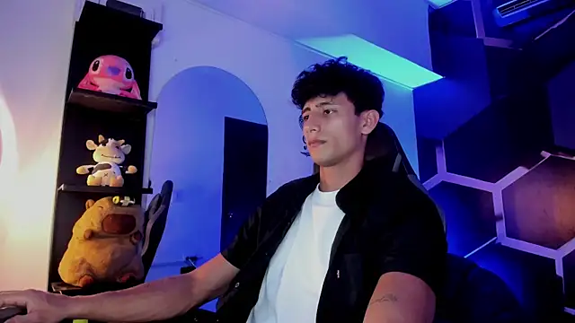 MaxiimoRomano  online show from 07.15.26