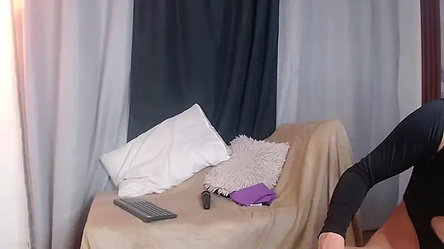 Snapshot of Astrid_Porno chatting on 05.28.26 Astrid Porno online show from 05.28.26