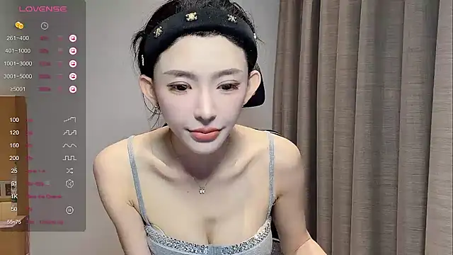 Snapshot of kiki-12 chatting on 04.21.26 kiki-12 online show from 04.21.26