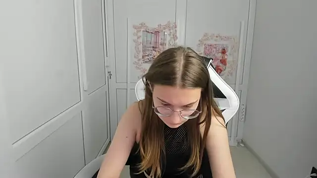 Mia kristal online show from 06.05.26