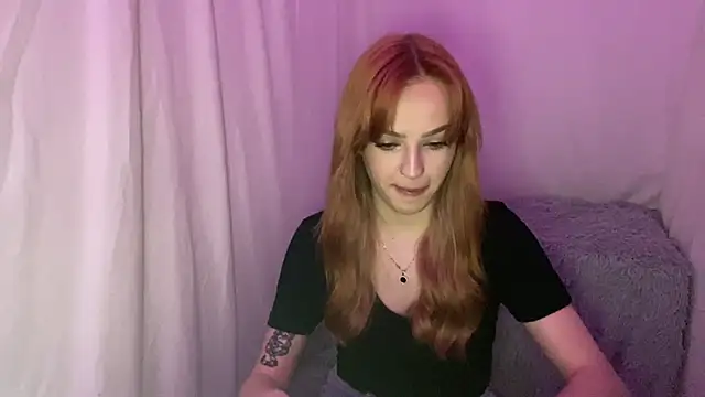 Snapshot of EvaKapnist chatting on 04.30.26 EvaKapnist online show from 04.30.26