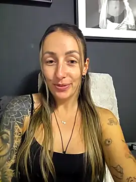 Snapshot of NicoleKaiser chatting on 05.12.26 NicoleKaiser online show from 05.12.26