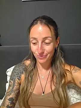 Snapshot of NicoleKaiser chatting on 05.28.26 NicoleKaiser online show from 05.28.26