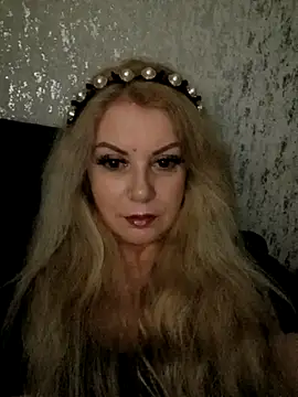 Snapshot of FionaCage chatting on 03.17.26 FionaCage online show from 03.17.26