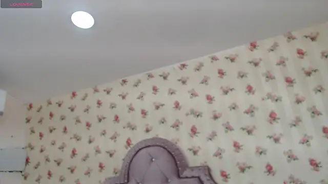 Snapshot of crystal_watson0 chatting on 05.11.26 crystal watson0 online show from 05.11.26
