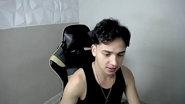 Snapshot of Mathias_twinkk chatting on 05.28.26 Mathias twinkk online show from 05.28.26