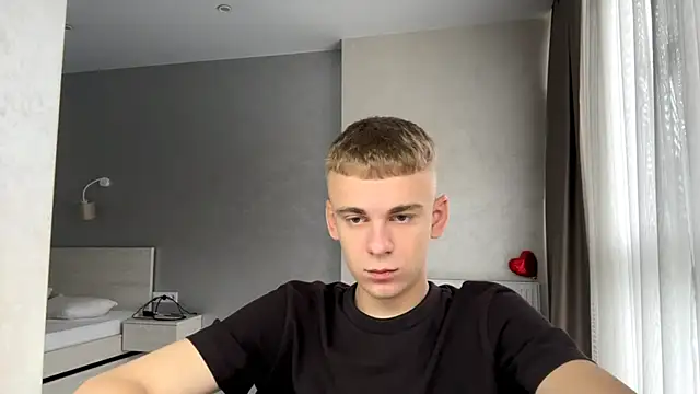 Snapshot of SoloFury chatting on 07.10.26 SoloFury online show from 07.10.26