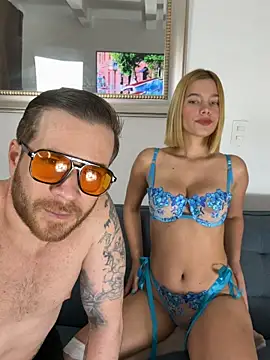 Snapshot of HotKingAndQueenvnz chatting on 02.11.26 HotKingAndQueenvnz online show from 02.11.26