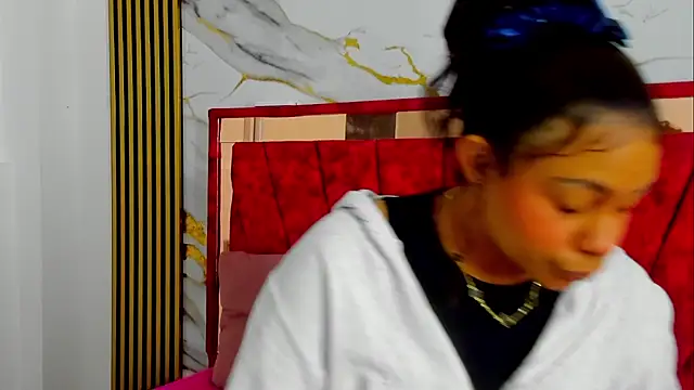 Tiana hots online show from 04.21.26