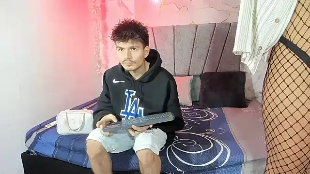 Snapshot of Nahomi_hot_77 chatting on 07.31.26 Nahomi hot 77 online show from 07.31.26