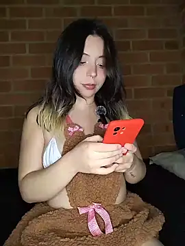 Snapshot of Petite_CherryX chatting on 05.09.26 Petite CherryX online show from 05.09.26