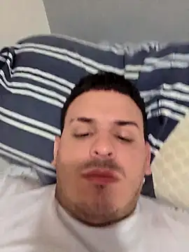 Snapshot of vmaxis chatting on 04.11.26 vmaxis online show from 04.11.26