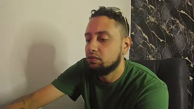 Snapshot of Santi_rogue chatting on 03.18.26 Santi rogue online show from 03.18.26