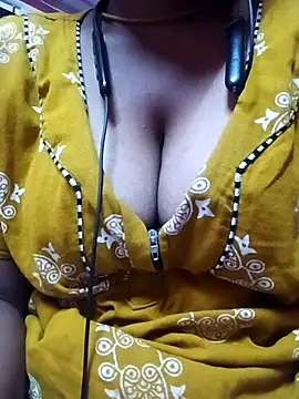 Snapshot of Lucky_Meenu chatting on 04.06.26 Lucky Meenu online show from 04.06.26